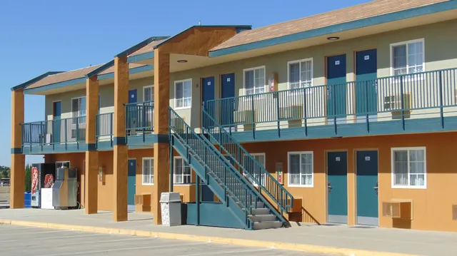 Corcoran Country Inn