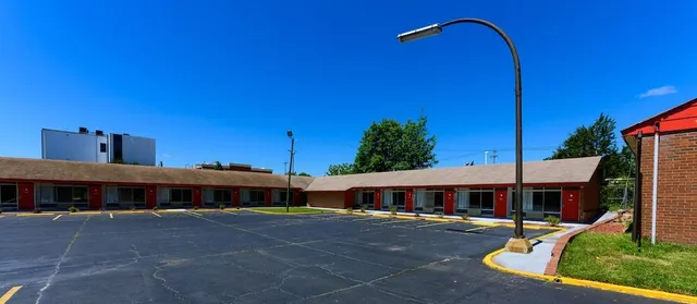 Oaks Motel