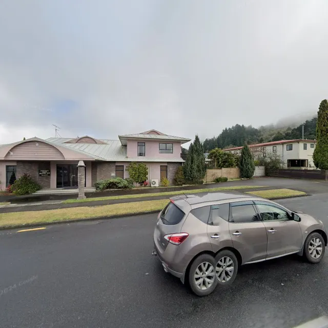 Zeebers Restaurant & Bar