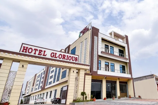 OYO 44607 Glorious Resort