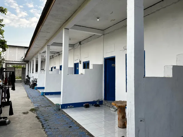 Flores One Love Homestay & Komodo Tour