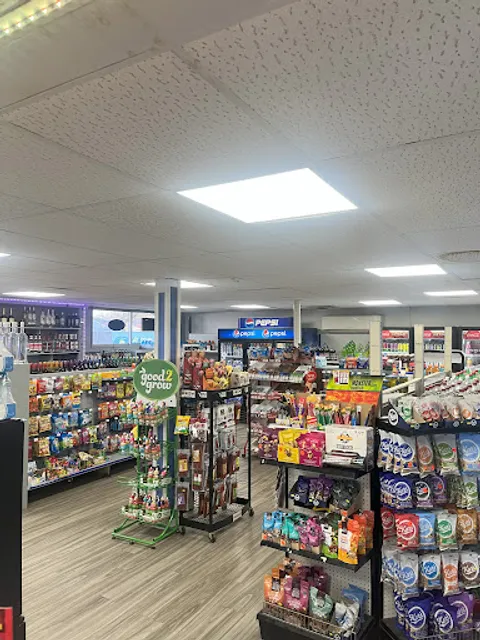 Hometown Pizza At Midway