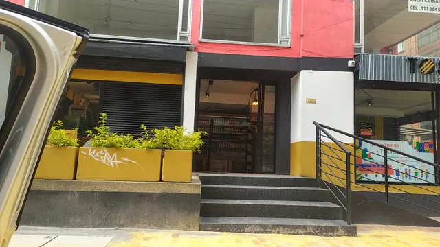 TOSTAO' Café & pan / Atlantis Calle 80