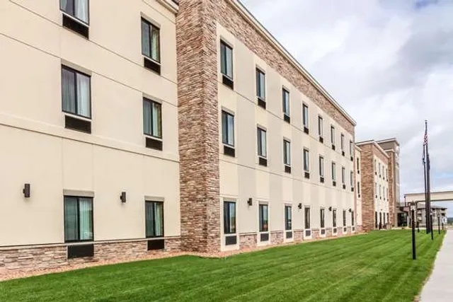 Comfort Suites University