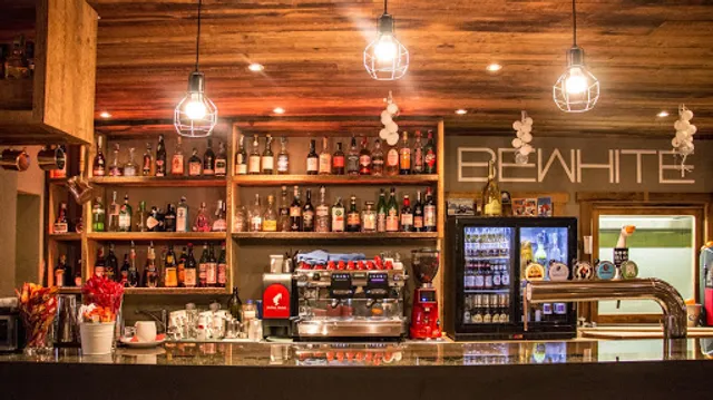Be White Après Ski & Restaurant