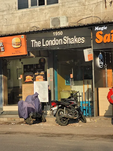 The London shakes And Cafe