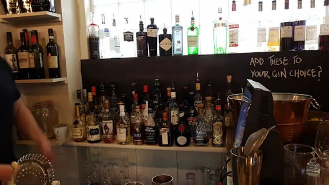 Tubbs Restaurant and Bar