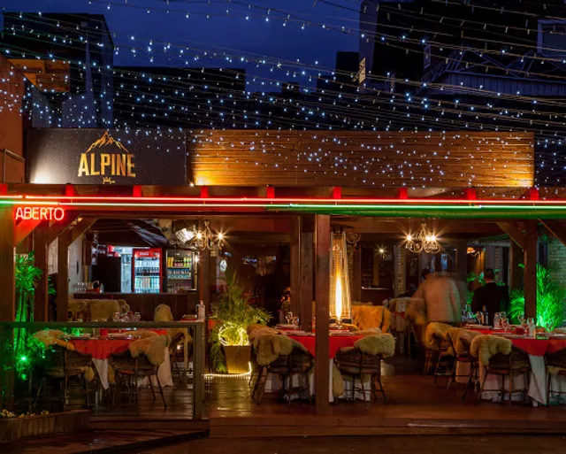 Alpine de La Fondue: Carnes, Massas, Risoto, Tábua de Frios, Vinhos, Gramado