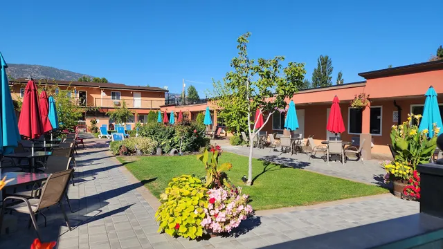 Sahara Courtyard Inn & Suites