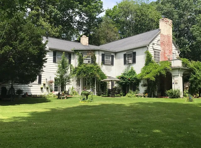 Ophelia's Garden Inn