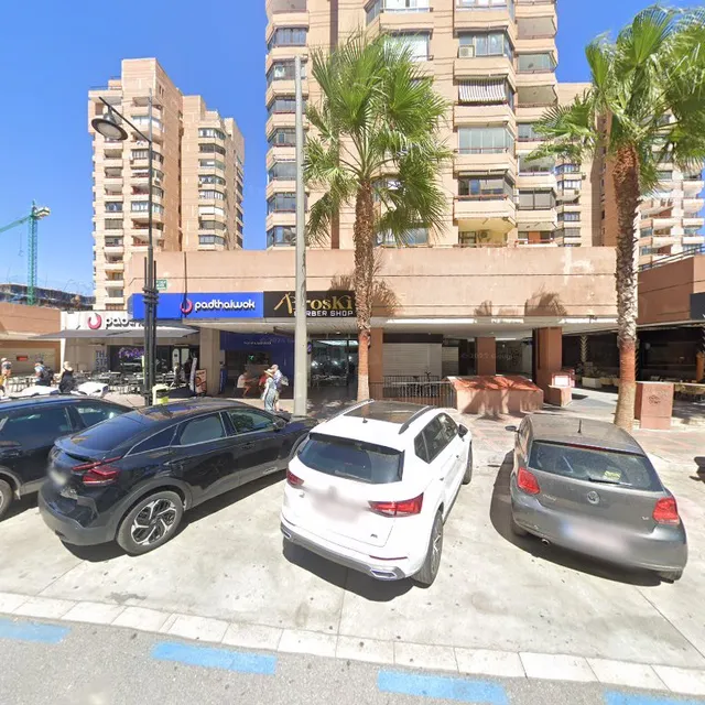 First Line Costa del Sol Beach Suites