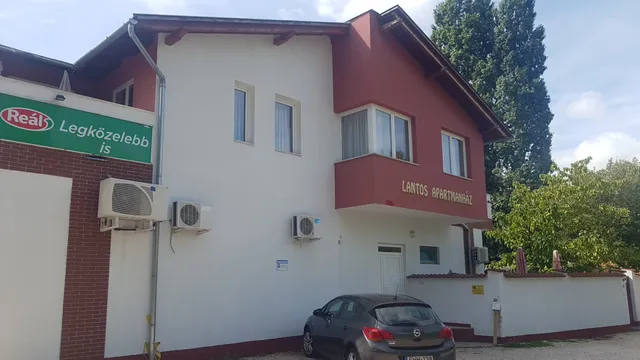 Lantos Apartmanház