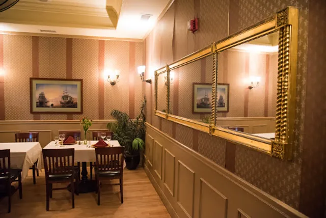 RHINO RESTAURANT & LOUNGE