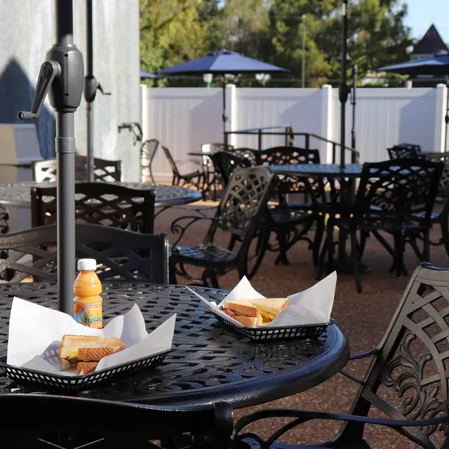 Tidy Jon's Deli & Grill