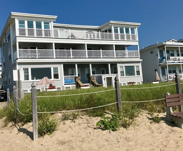 The Beach House Oceanfront Suites & Kitchenettes