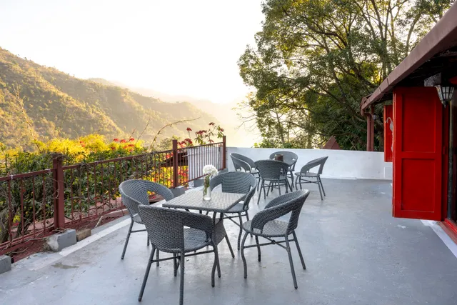 ROSASTAYS Jeolikote, Nainital