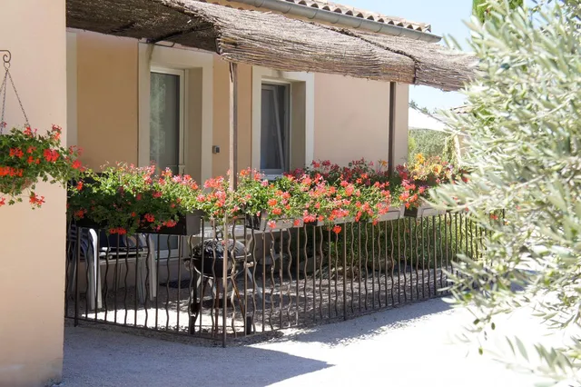 Hotel les peupliers Loriol du Comtat