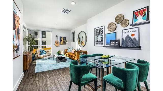 Llewellyn Apartments