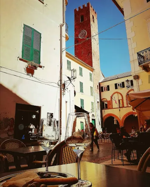 Enoteca Wine-bar Il "Vinaio" Noli. Dal 1975