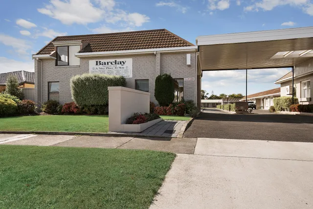 Barclay Motor Inn