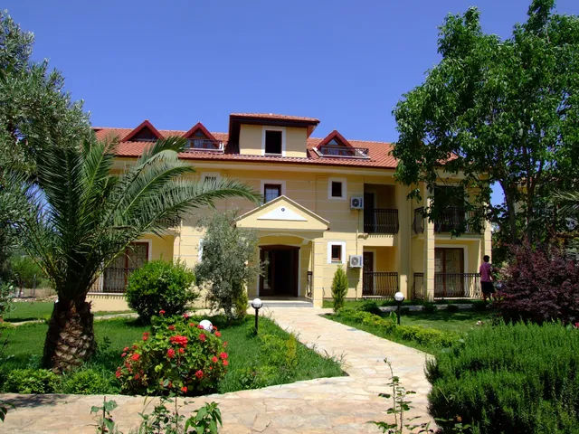 Gokcen Hotel & Apartments