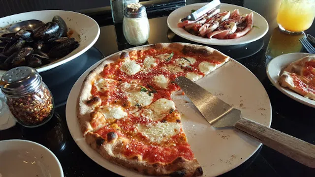 Luna Wood Fire Tavern