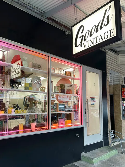 Good's Vintage: Clothing & Accessories