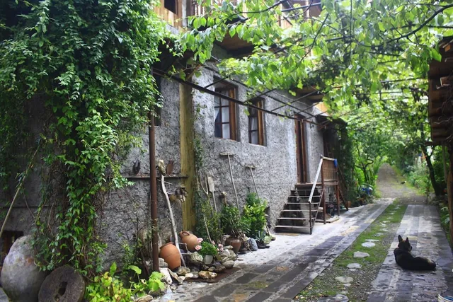 საოჯახო სასტუმრო "მხატვრის სახლი" / Family Hotel "Gallery"