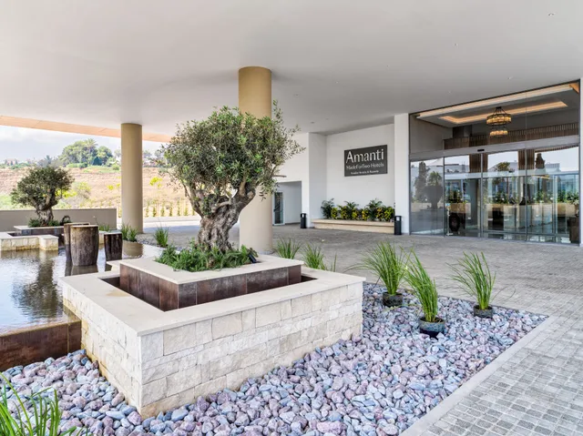 Amanti, MadeForTwo Hotels