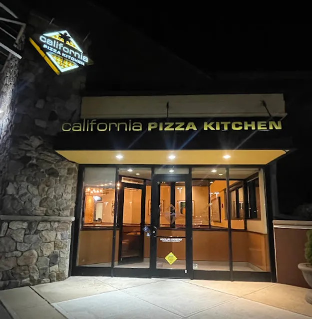 California Pizza Kitchen at Bridgewater Commons