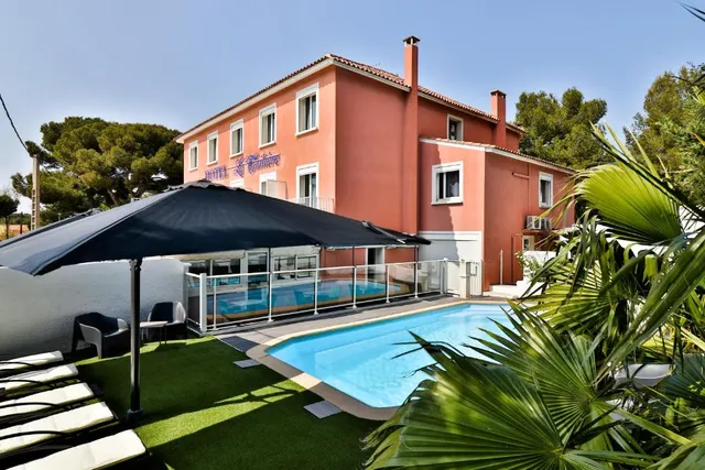 Boutique Hôtel 3 étoiles la Tuilière | Piscine - Vue Mer - Parking