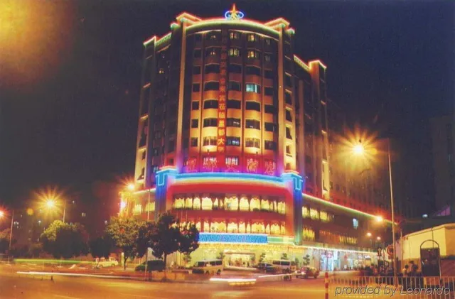 United Star Hotel