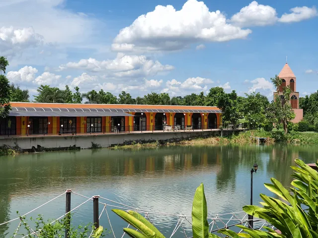 River and Flowers Resort