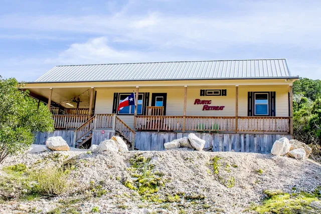 Rustic Retreat at Frio River