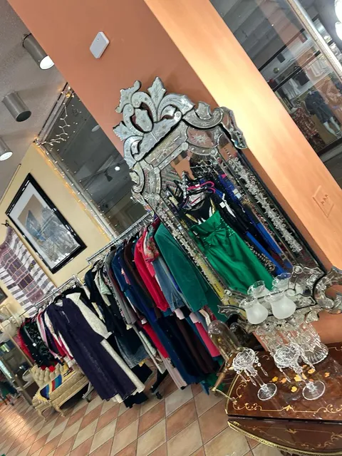 Elizabeths Vintage Boutique