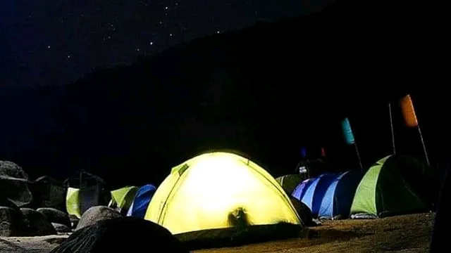 TK tents river side camping