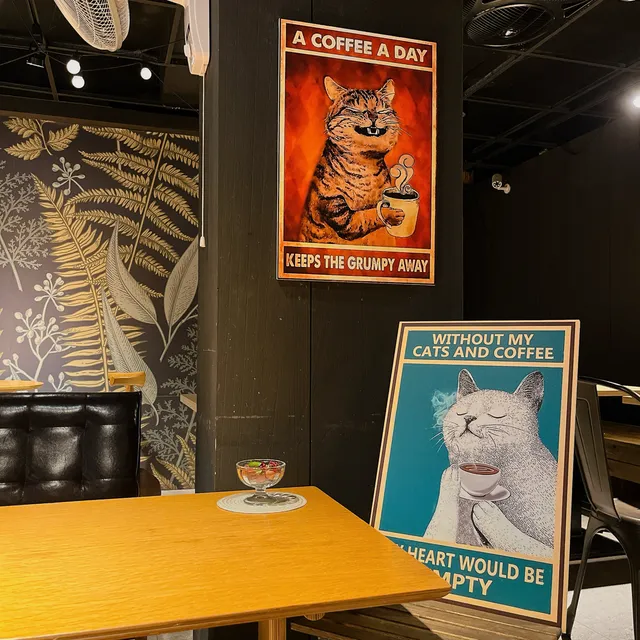 小咖啡 .J. cafe｜貓咪中途咖啡廳 (無候位不限時/提供部分插座座位)