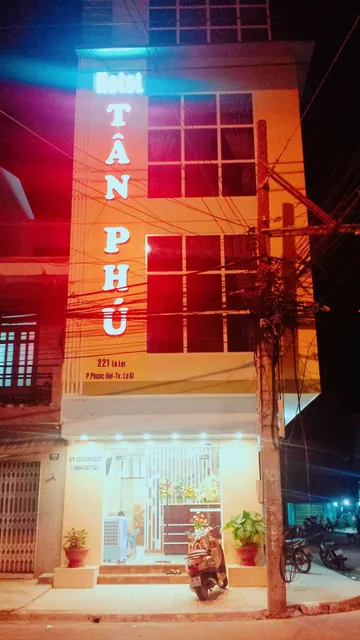 Khách sạn Tân Phú