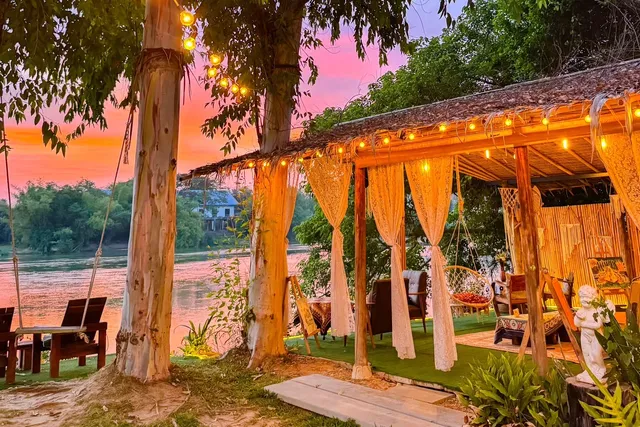 The Antique Riverside Resort & Café