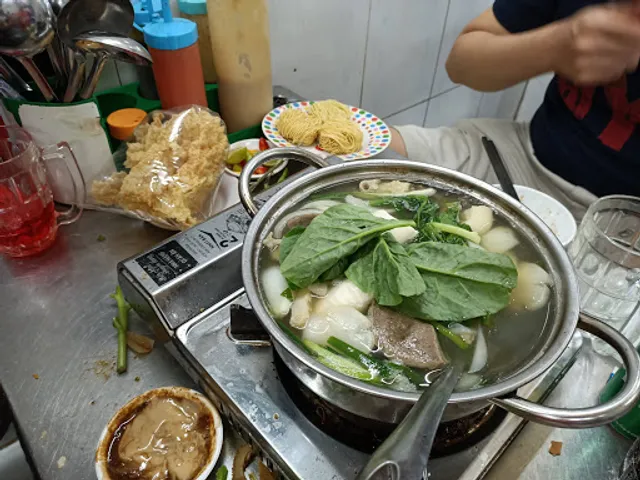 Lẩu Bò Hoàng Thu