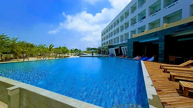 Pollos Hotel & Gallery