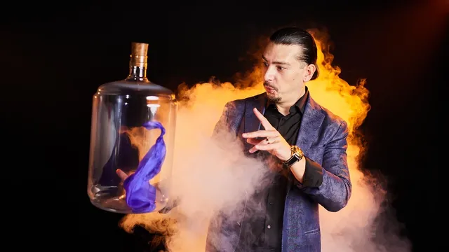 Davit Ro • Miami Magician