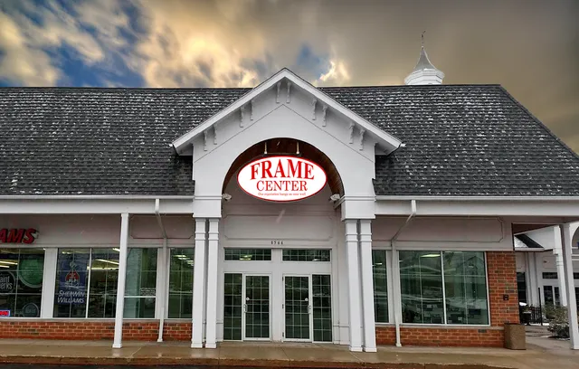 Frame Center Gallery