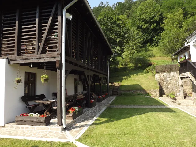 Вила Богдановић