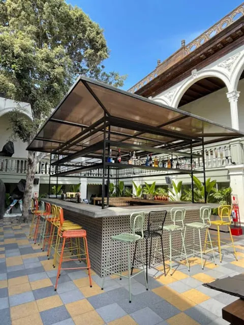 Dada Bar & Restaurant