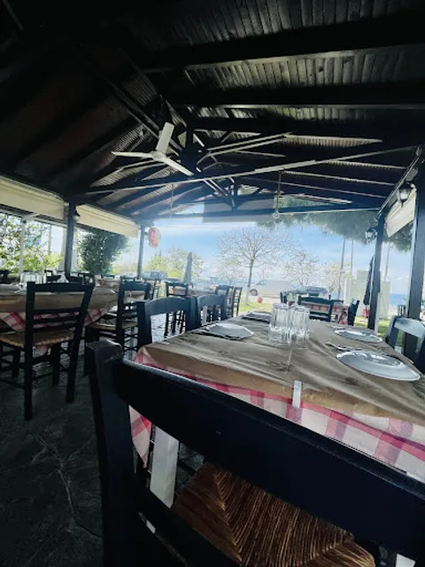 GIANNIS Greek Restaurant / Ταβέρνα ο ΓΙΑΝΝΗΣ