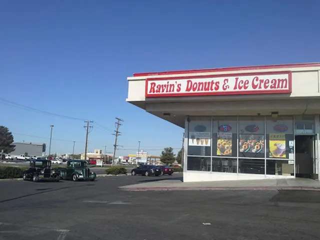 Ravin's Donuts & Ice Cream