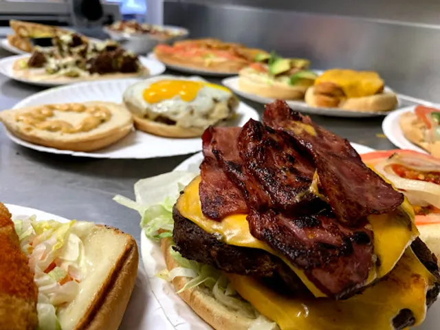 Dundalk Carryout Market