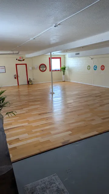 Lucky Cat Yoga Studio & Wellness: Seminole Heights