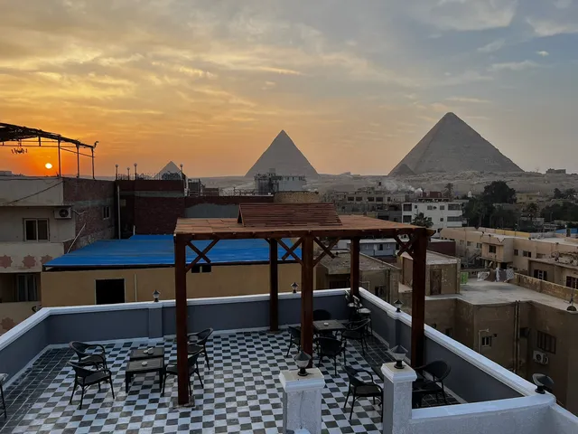 Pyramids Gate Hotel